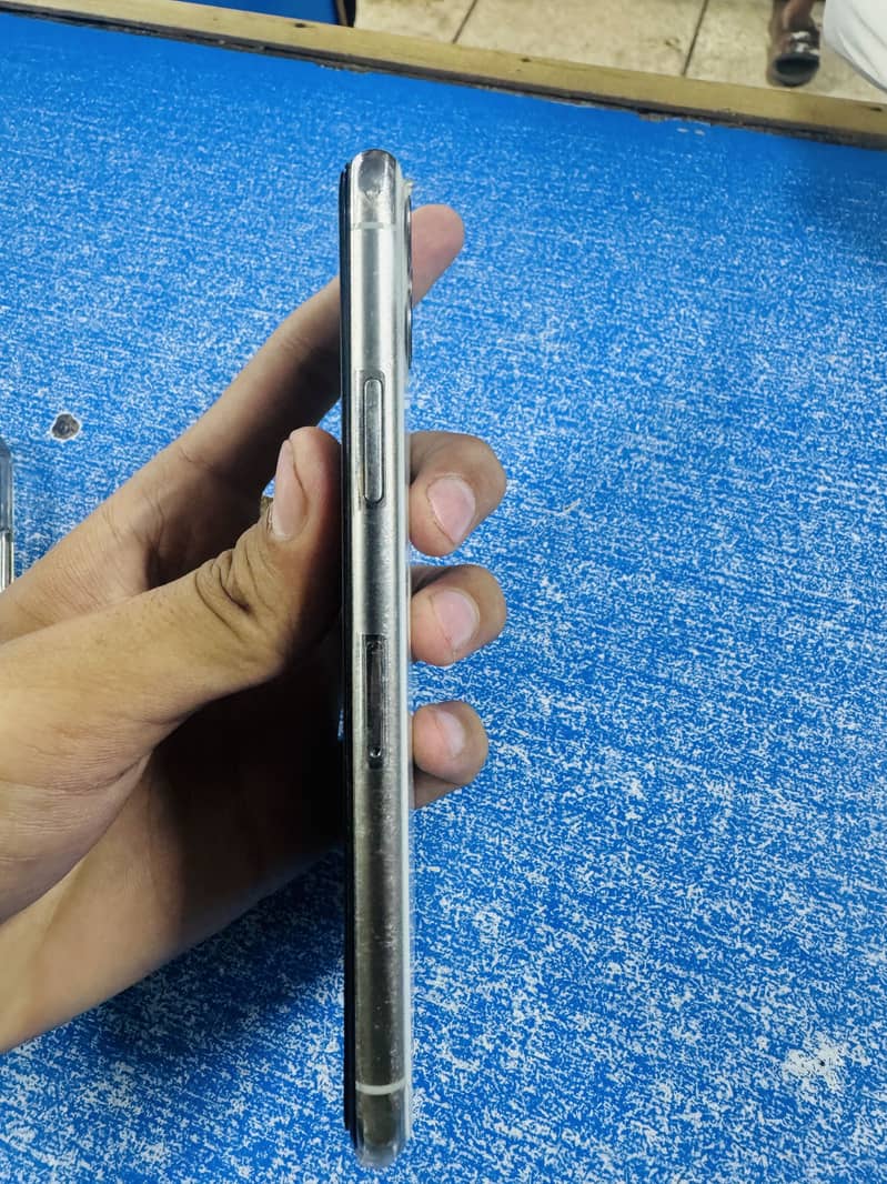 Apple iPhone 11 Proe 2