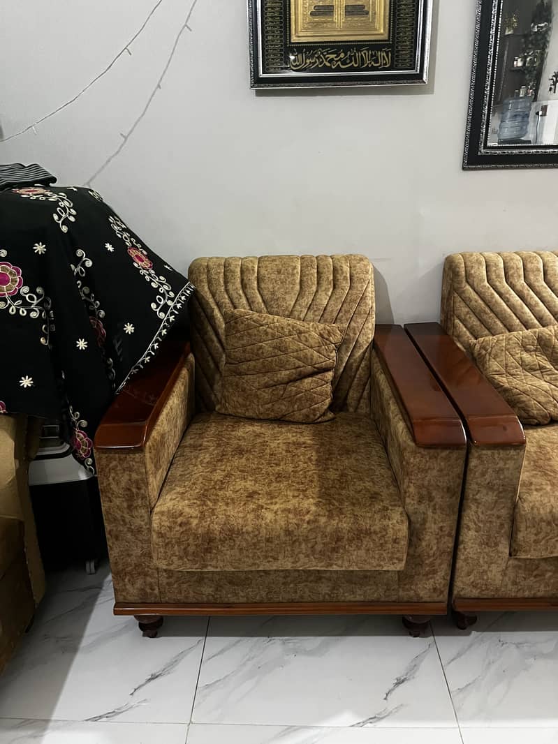Sofa set 7  seater 3