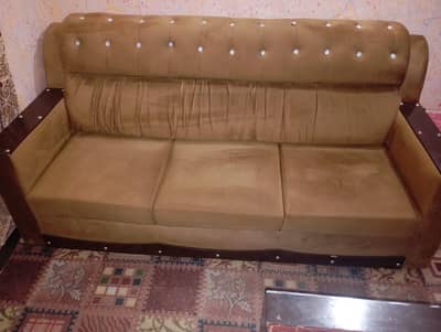 urgent sale 5 seater sofa set and table set