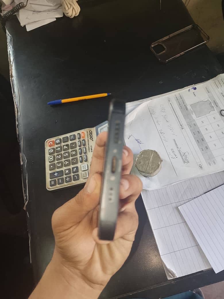 Apple iPhone 13 2