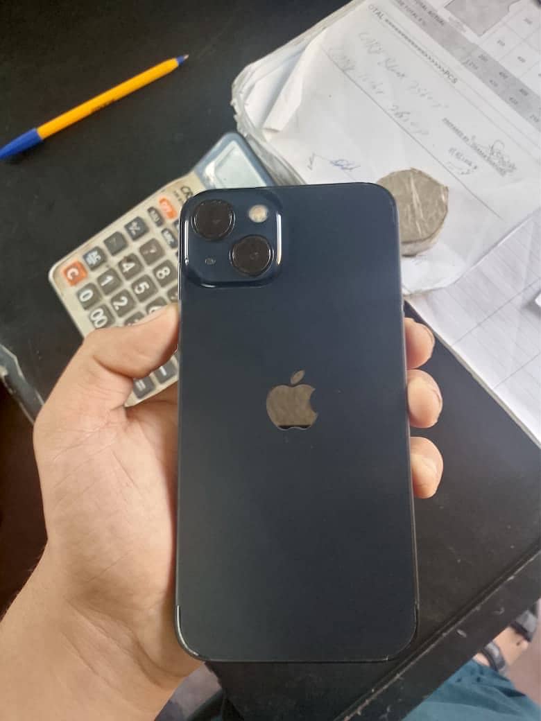 Apple iPhone 13 6