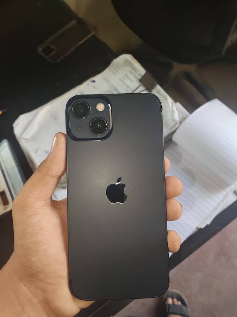 Apple iPhone 13 8