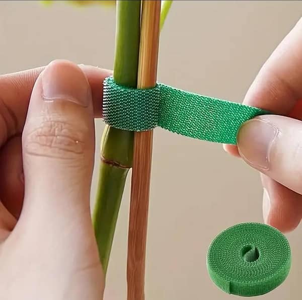 Gardening Plant Ties , Self-Adhesive, 100.08cm Roll Length, Reusable, Adjustable, No Electricity Required, Comes with Ties for Plant Growth And Safe Handling