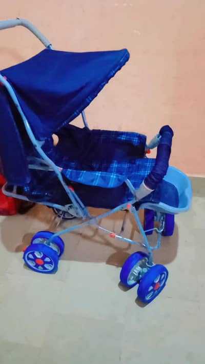 2 in 1 Baby Stroller chair Bed with wheels lock - Hyderabad sindh