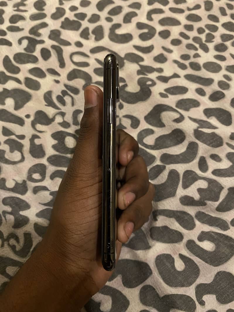Apple iPhone X 2
