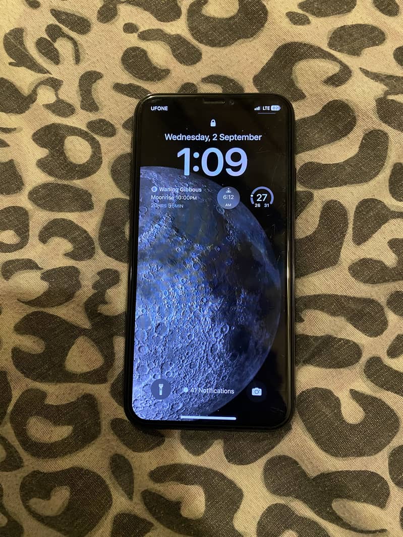 Apple iPhone X 3