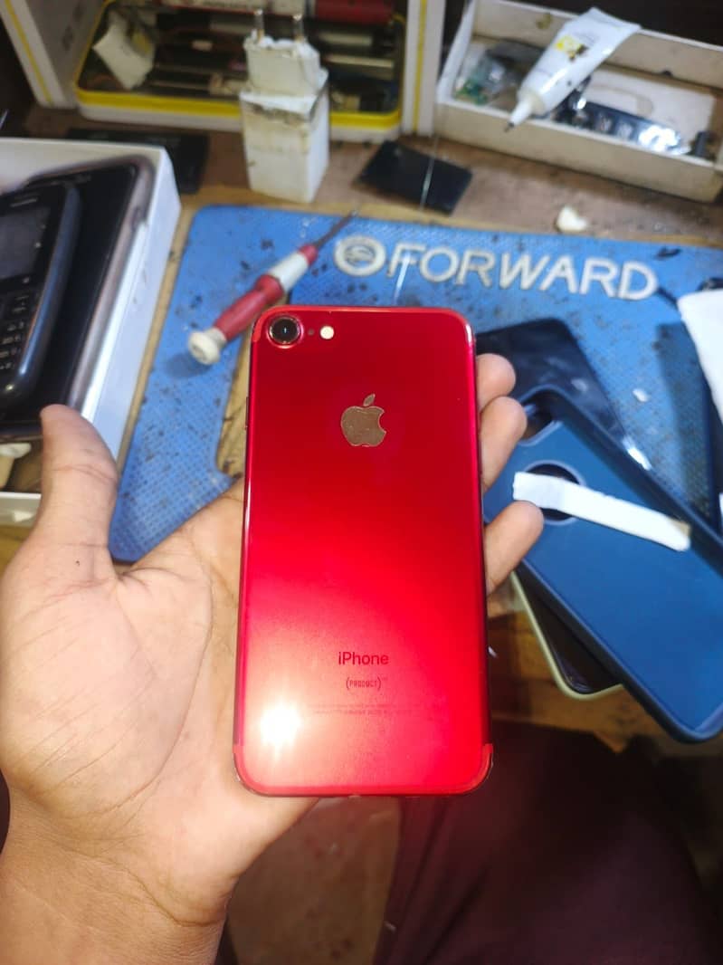 Apple iPhone 7 0