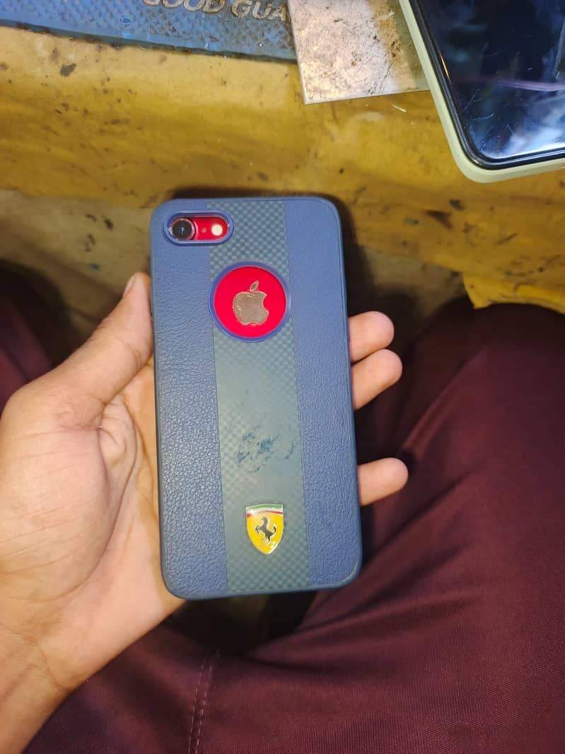 Apple iPhone 7 2