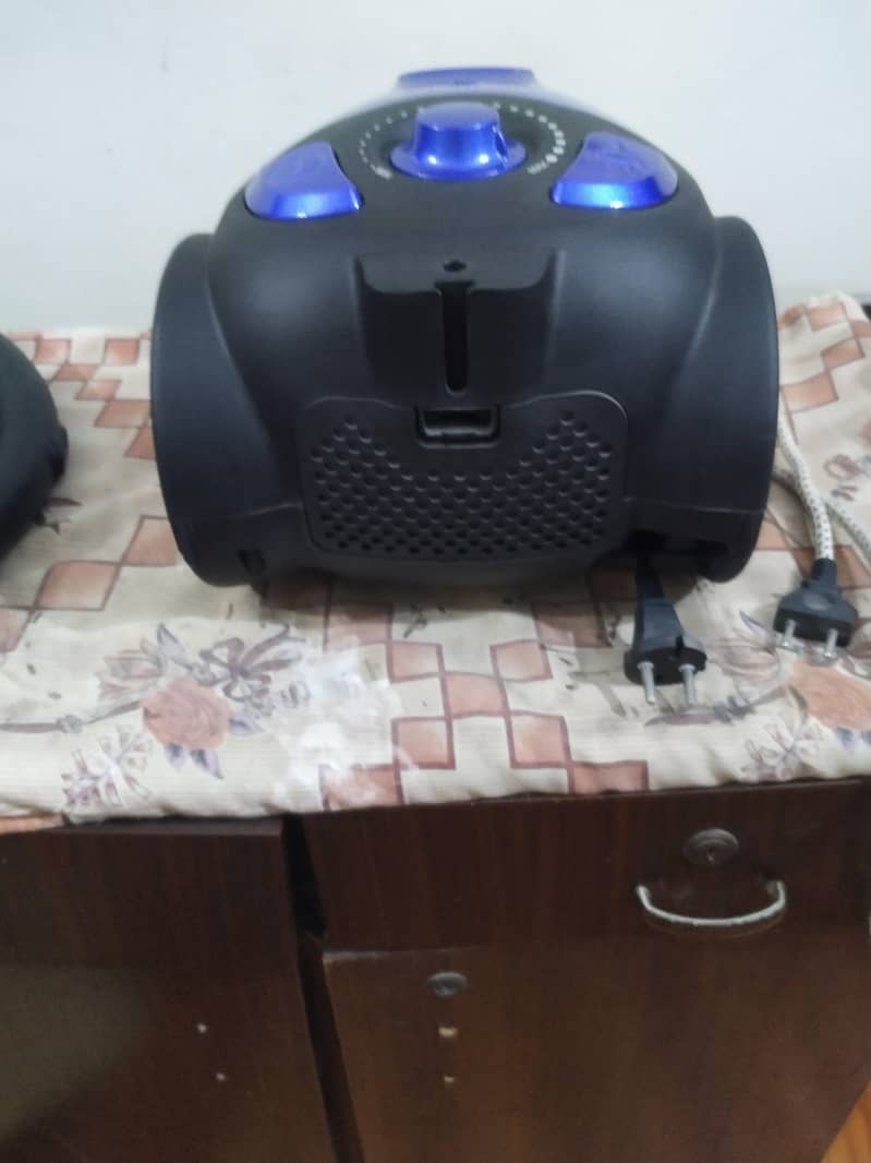 Vacuum cleaner 2