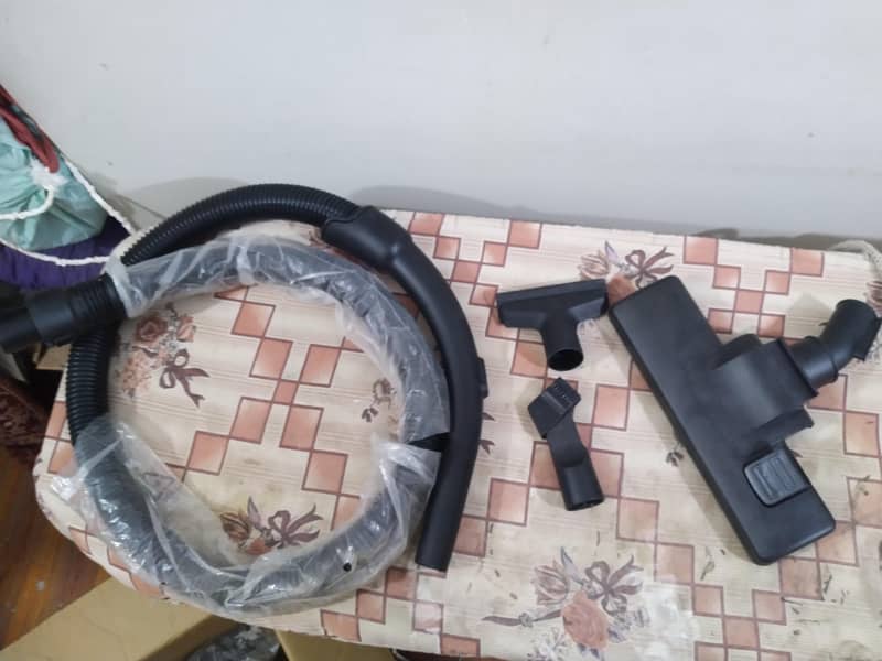 Vacuum cleaner 4