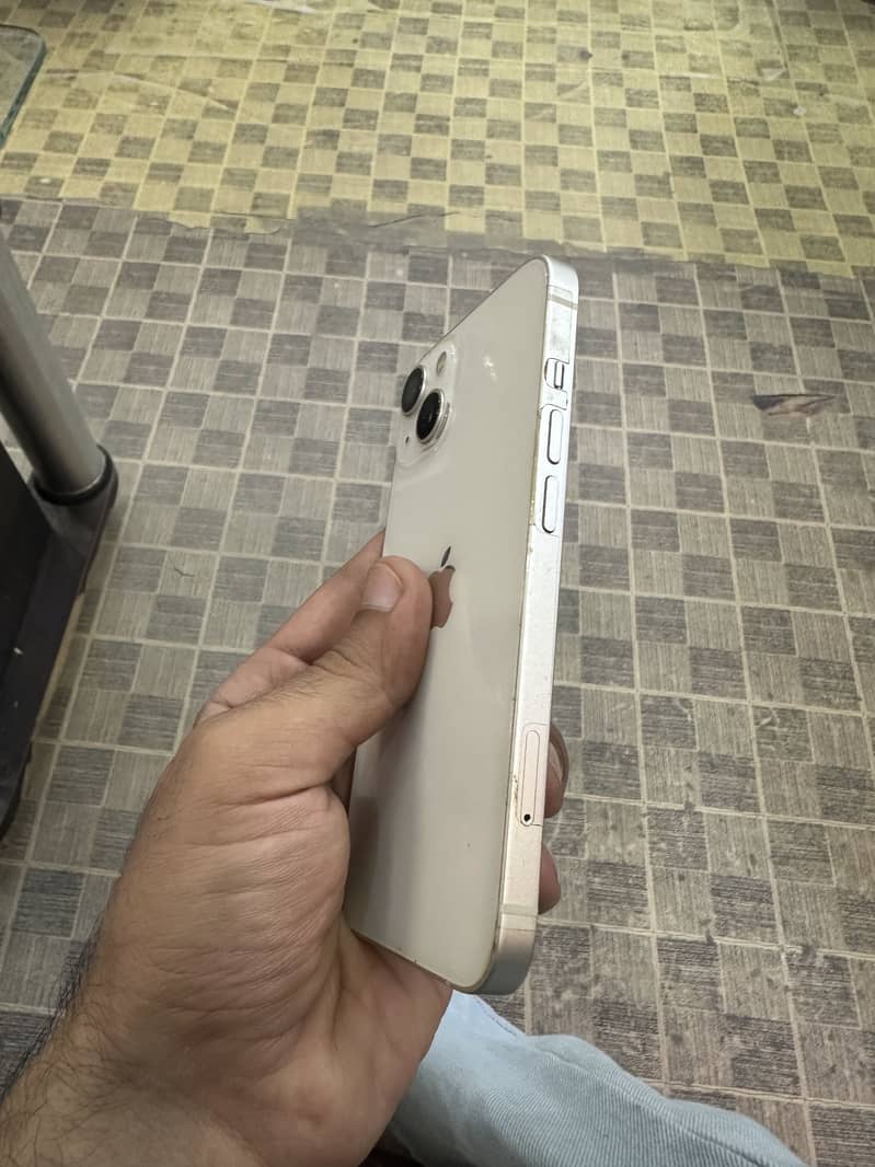 Apple iPhone 13 0