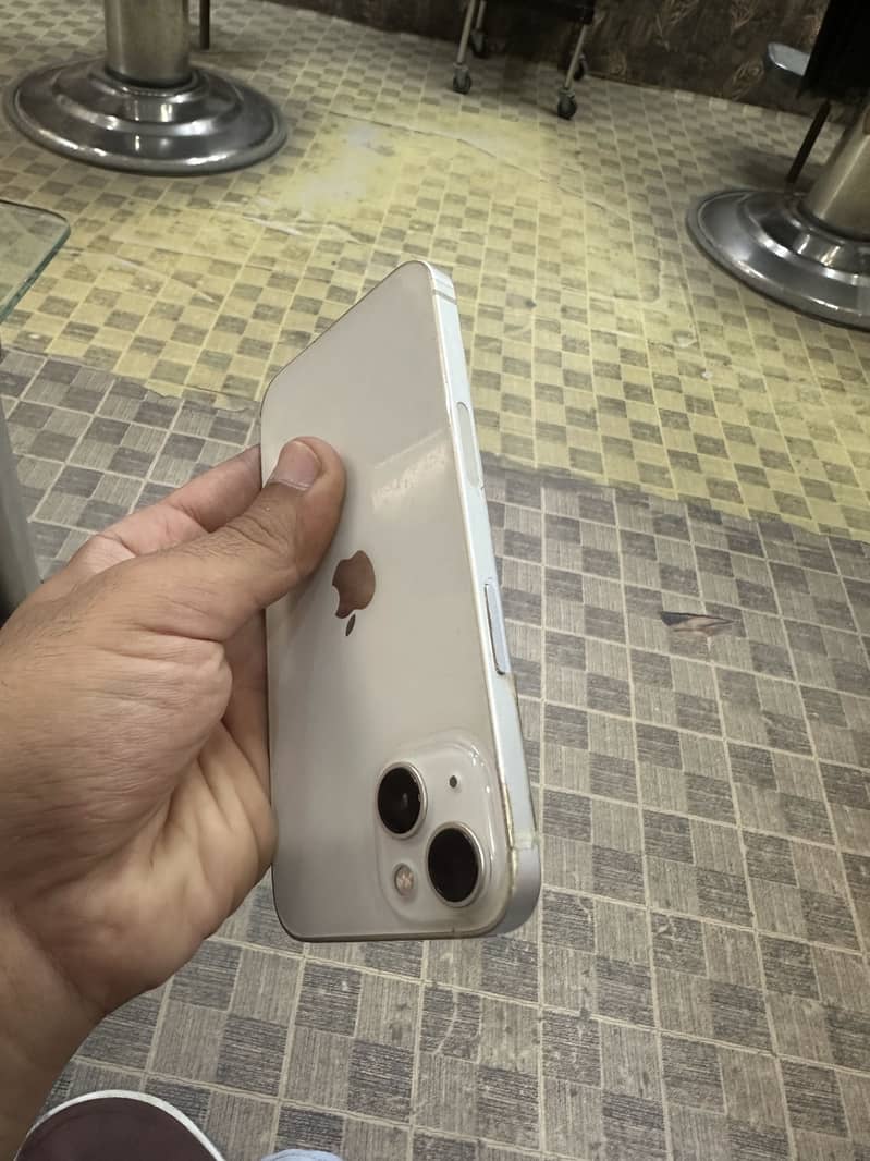 Apple iPhone 13 2