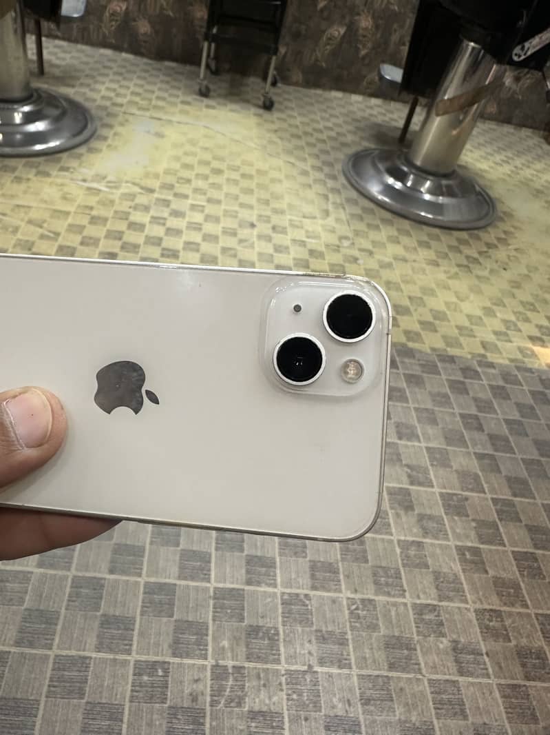 Apple iPhone 13 4
