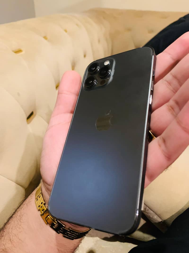 Apple iPhone 12 Pro Max 3
