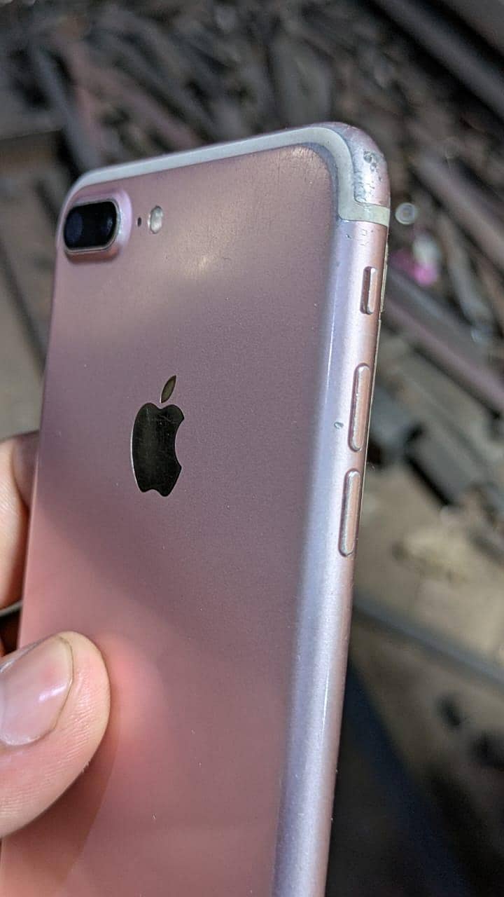 Apple iPhone 7 Plus 2