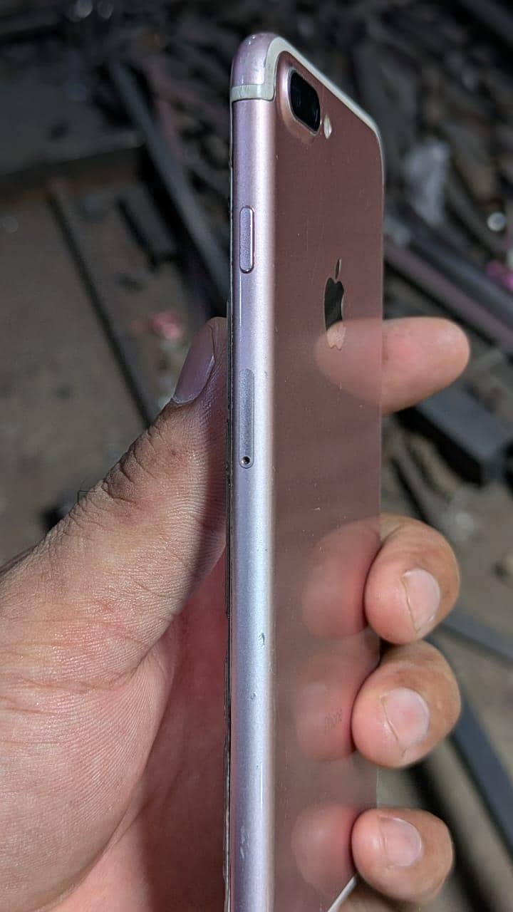 Apple iPhone 7 Plus 10