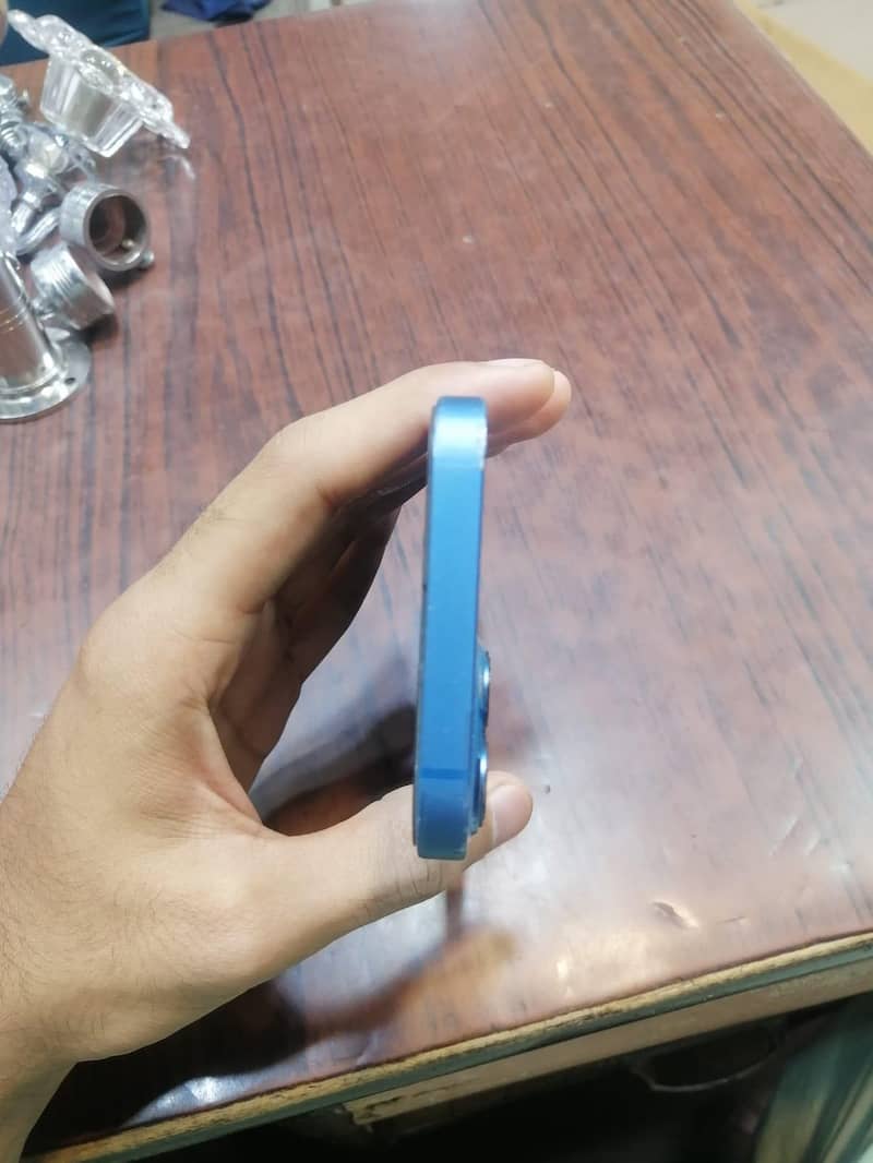 Apple iPhone 13 3