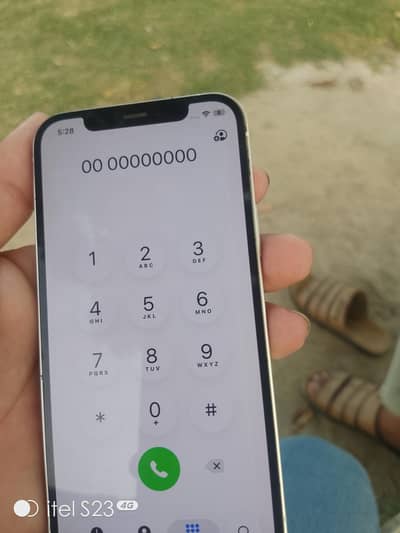 Apple iPhone 12