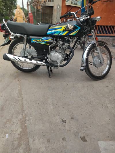 125,Black  clr 10/10