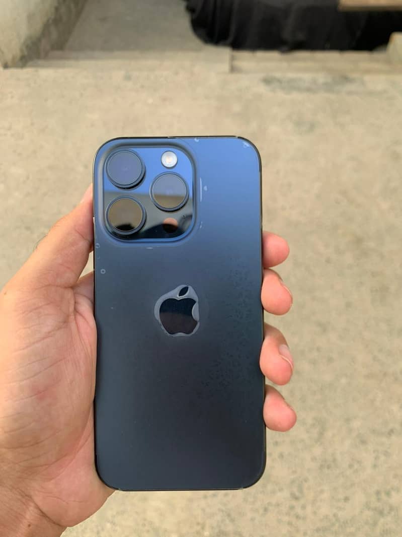 Apple iPhone 15 Pro 0
