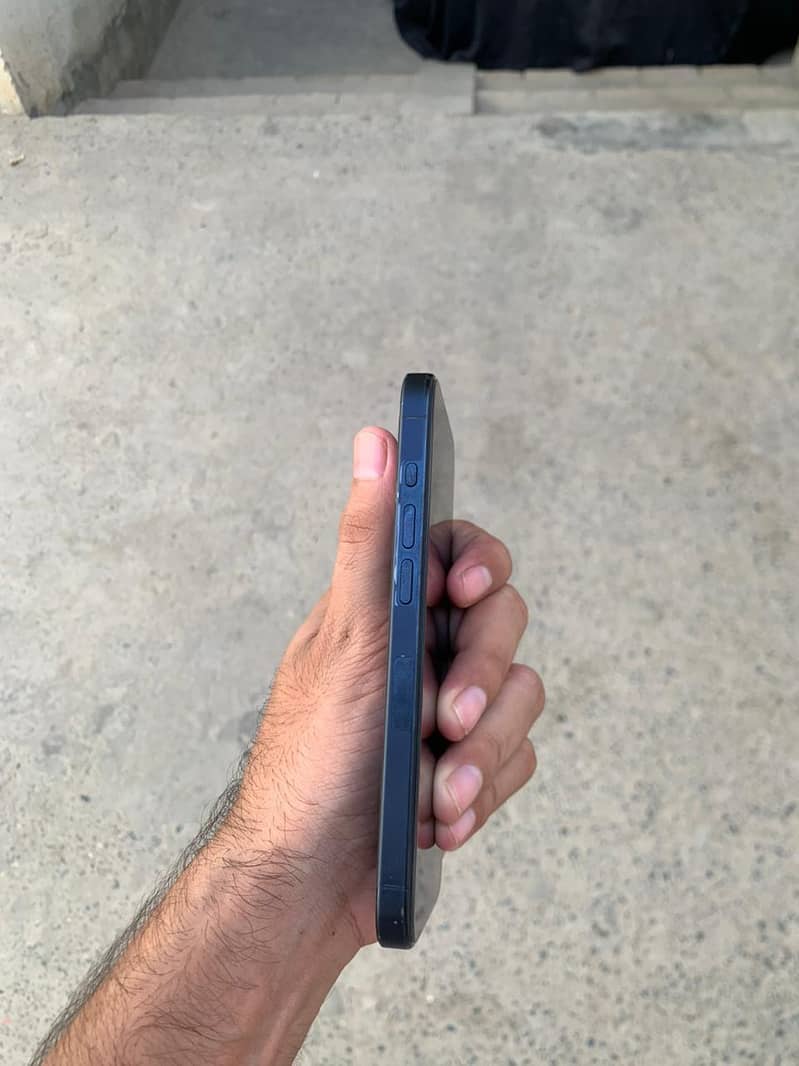 Apple iPhone 15 Pro 2
