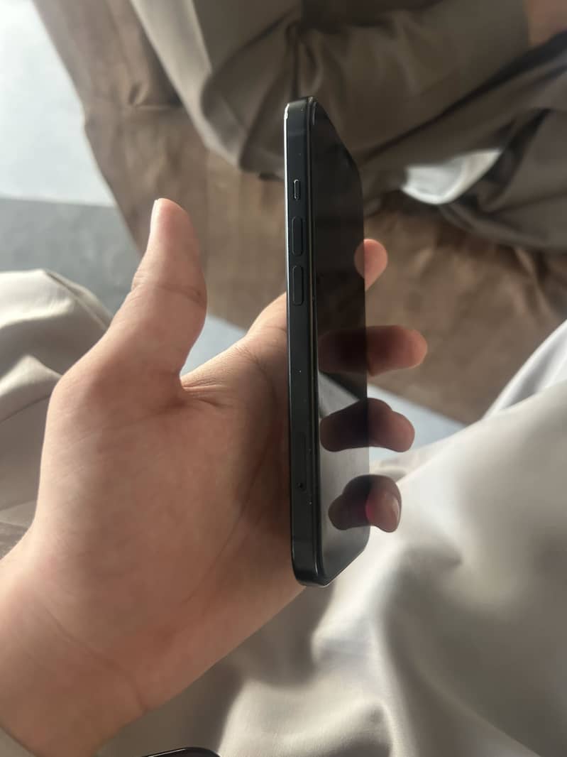 Apple iPhone 15 6