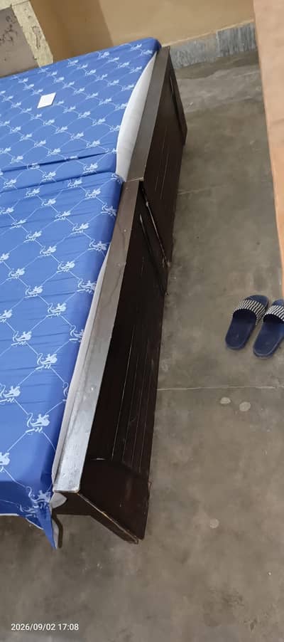 2 single bed with mattress  good conditions urgent for sale
