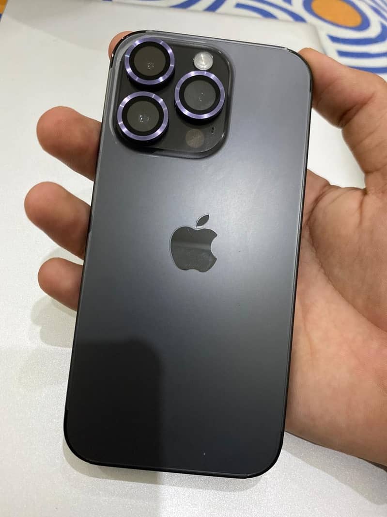 Apple iPhone 14 Pro 1
