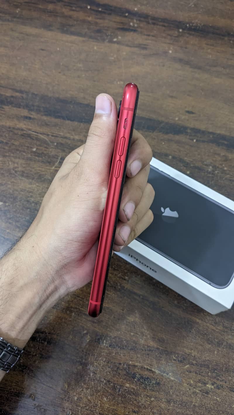 Apple iPhone 11 4