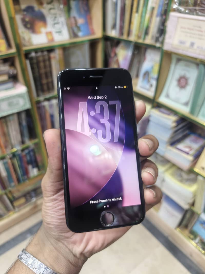 Apple iPhone SE 0