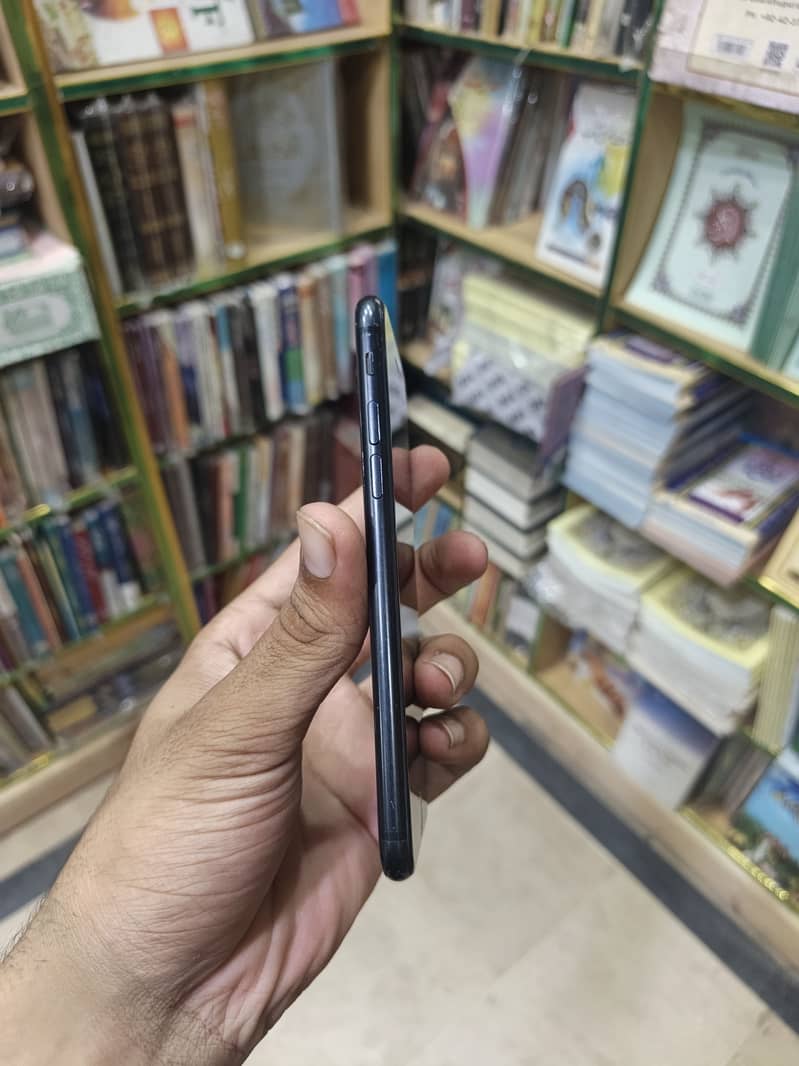 Apple iPhone SE 3