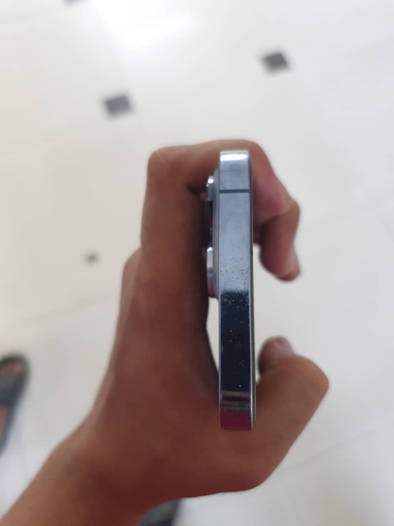 Apple iPhone 13 Pro 2