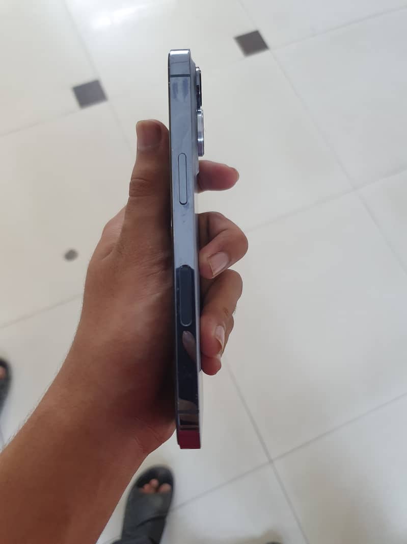 Apple iPhone 13 Pro 3