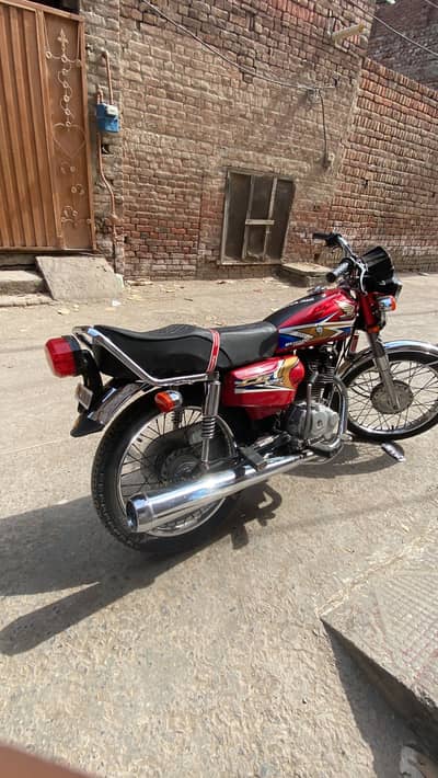 Honda 125 CG 20 model 10/10 all ok complete docoments bio matric avail