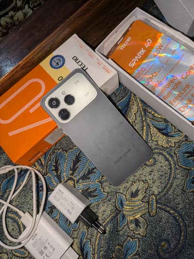 Tecno SPARK 40 complete box urgently sale must read add