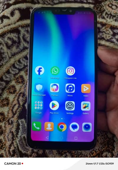 Honor 8C