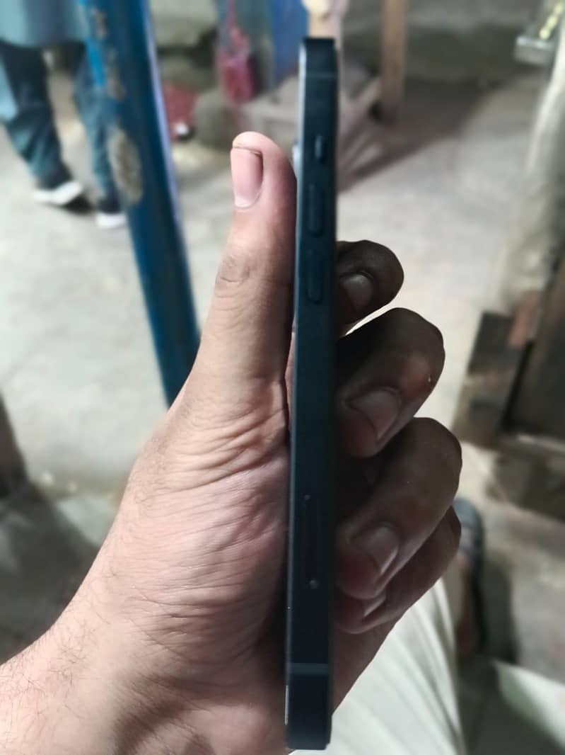 Apple iPhone 13 3