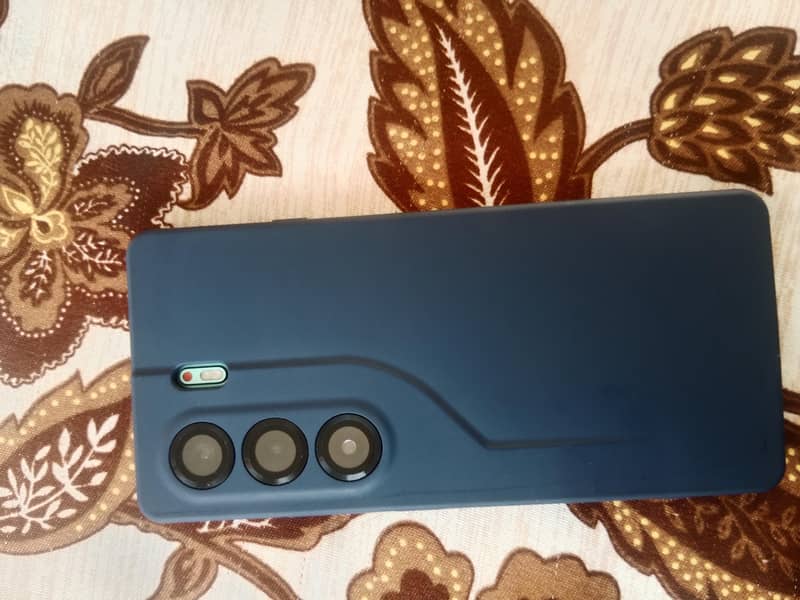 Tecno CAMON 40 Pro 3