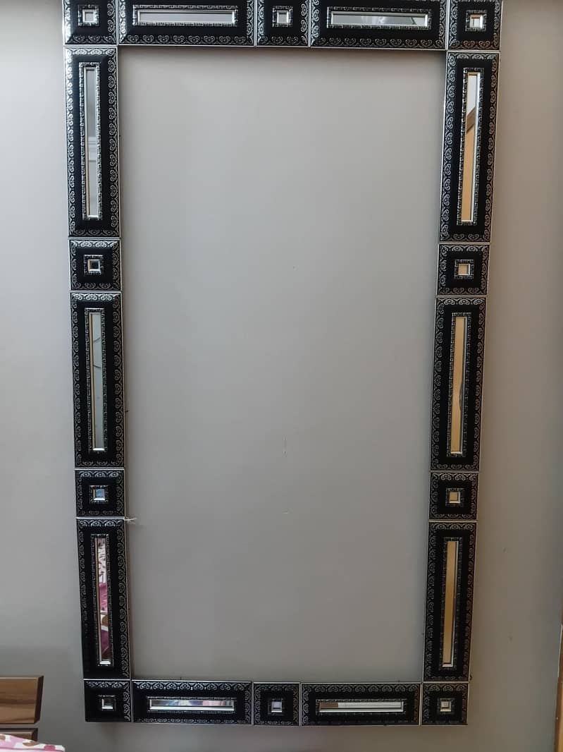 mirror frame 0