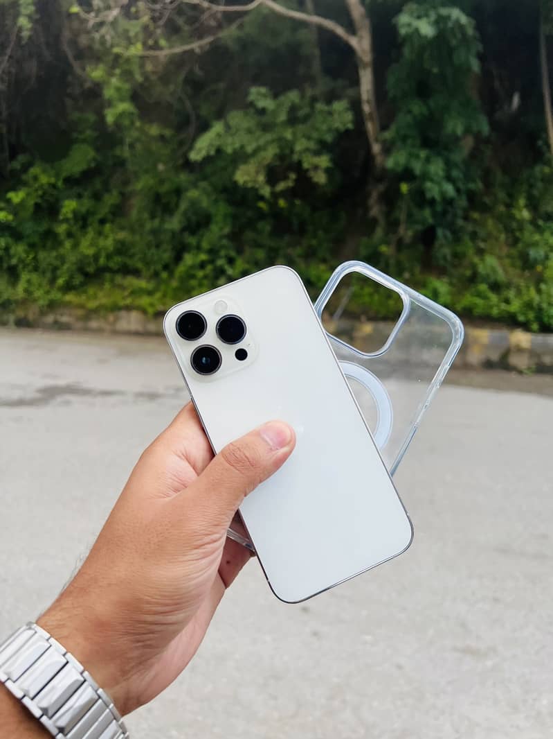 iPhone 14 Pro Max 0