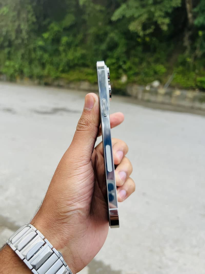 iPhone 14 Pro Max 5
