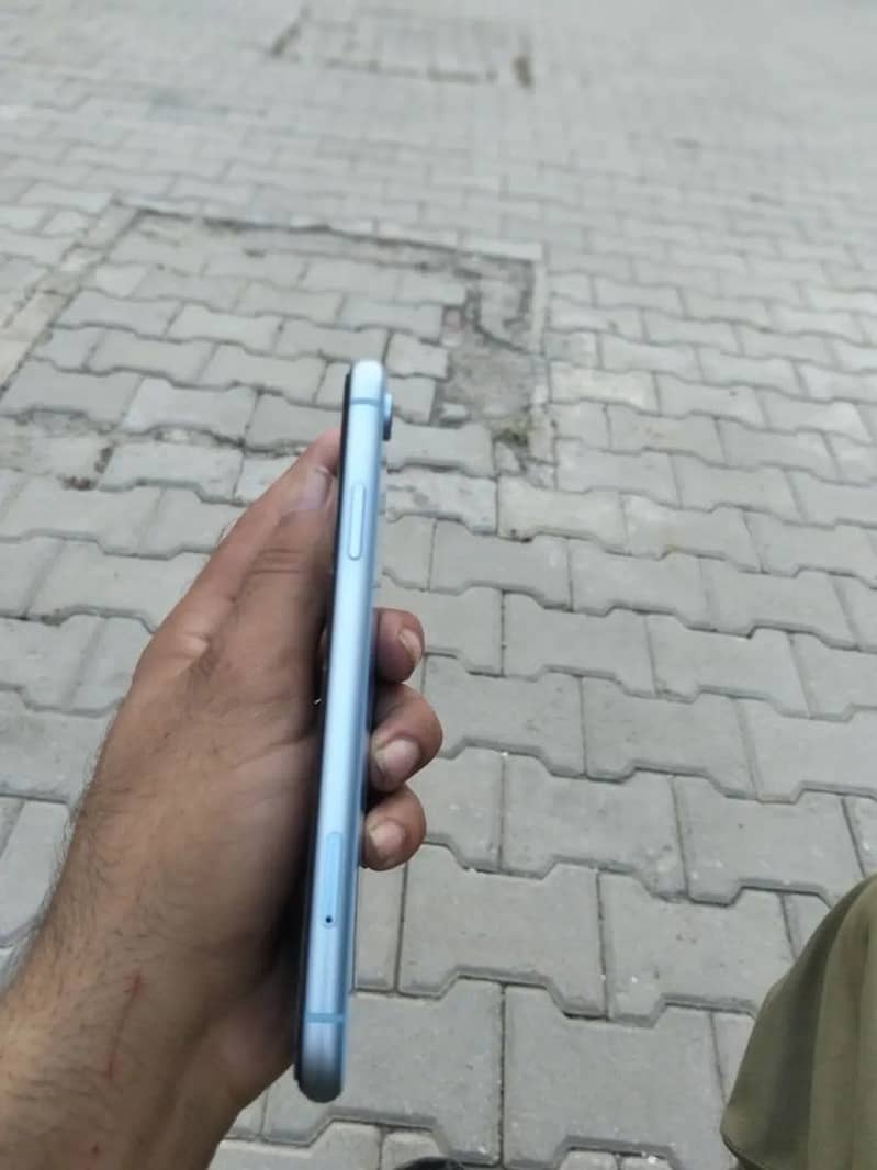 Apple iPhone X 3