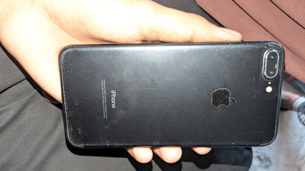 Apple iPhone 7 Plus 4