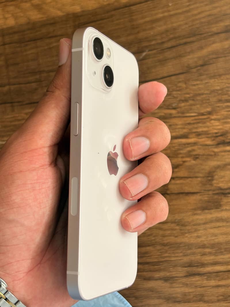 Apple iPhone 13 1