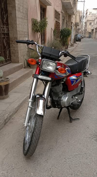 CG 125 2022