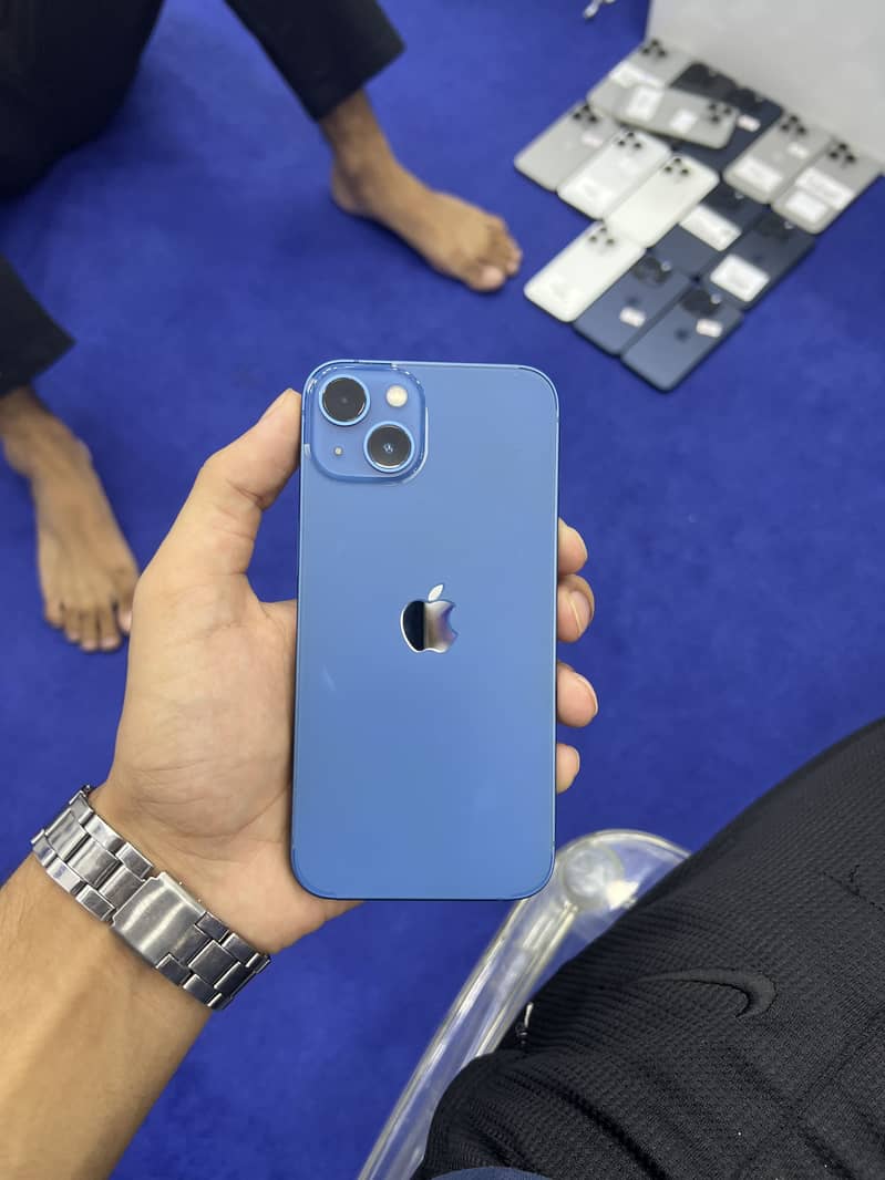 Apple iPhone 13 1