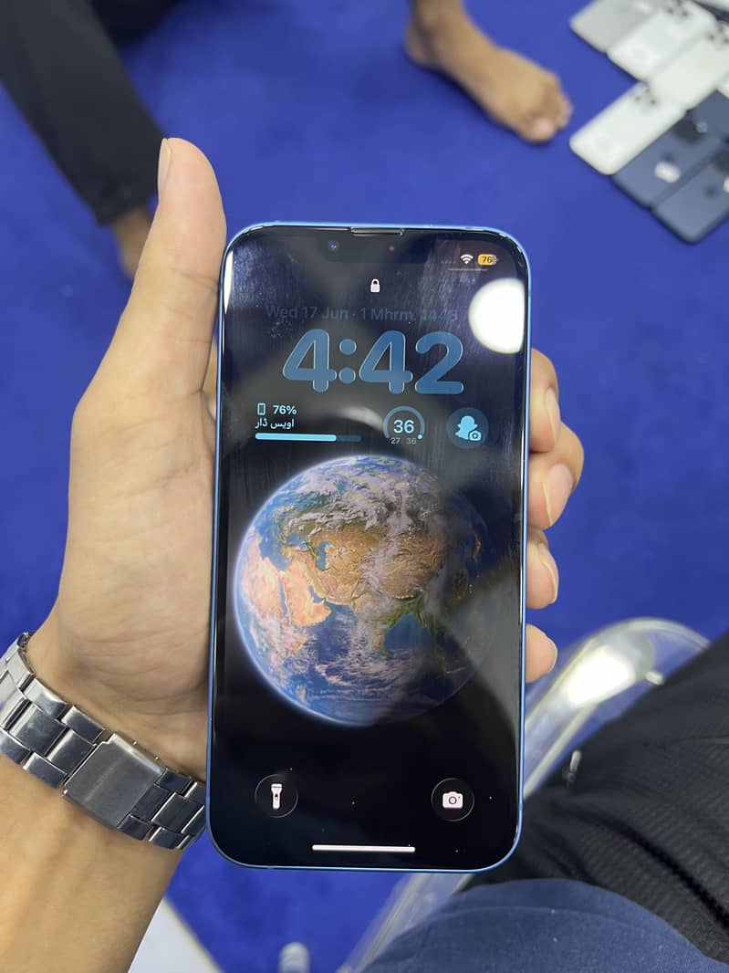 Apple iPhone 13 5