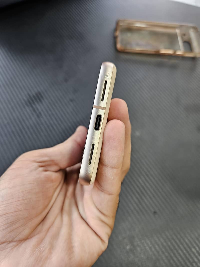 Google Pixel 8 5