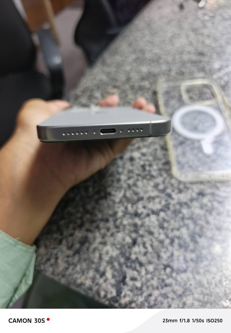 Apple iPhone 15 Pro Max 2