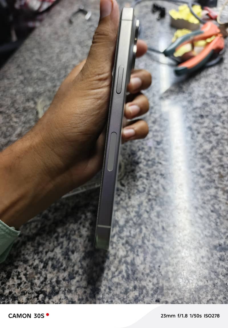 Apple iPhone 15 Pro Max 3